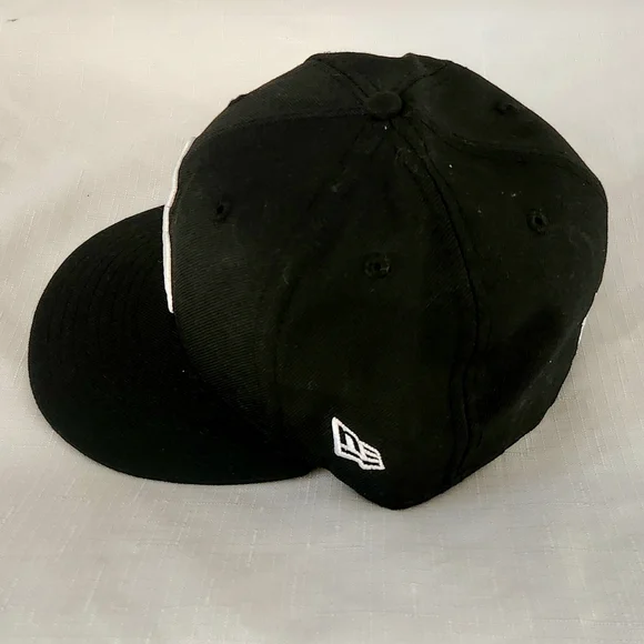 New Era 59FIFTY NPB Fukuoka Softbank Hawks Black White Japanese Team Rare 7 1/2